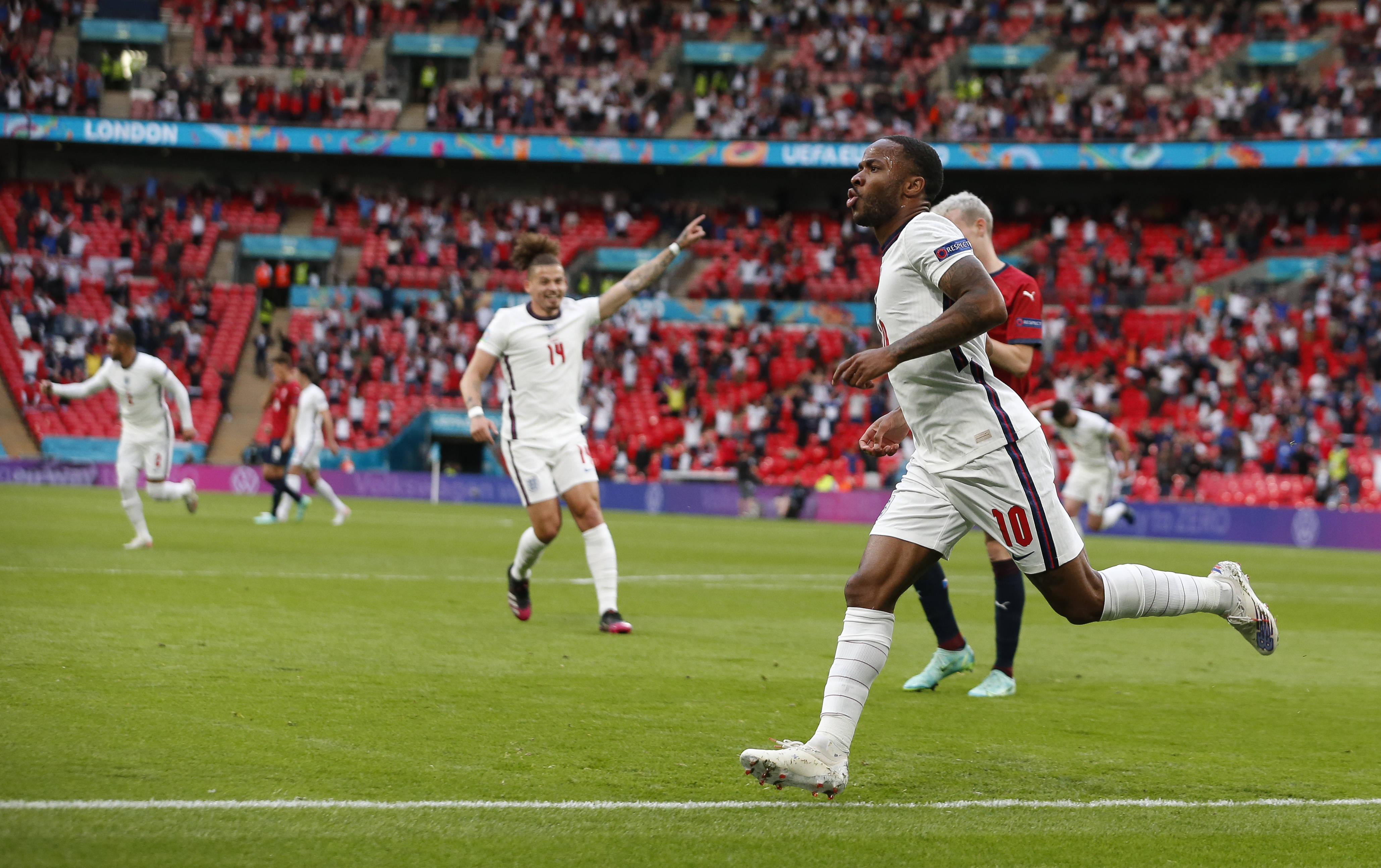 关于英格兰队实现历史性突破,收获参加国际足球重要赛事的资格的信息 关于英格兰队实现历史性突破,收获参加国际足球重要赛事的资格的信息