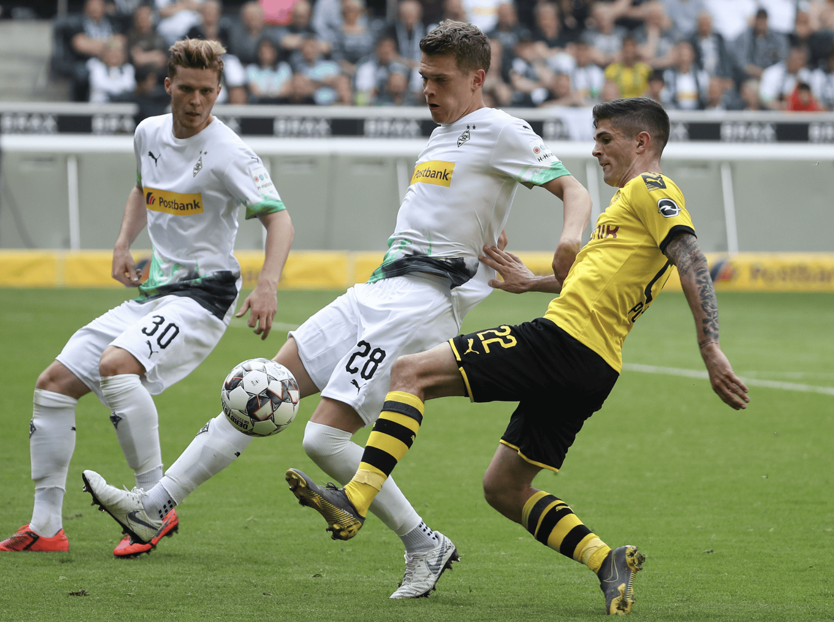 包含看点十足的一场比赛，双方势均力敌的词条