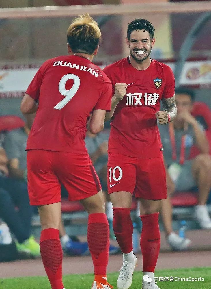 国内足球顶级赛事精粹:富力主场击败权健 国内足球顶级赛事精粹:富力主场击败权健