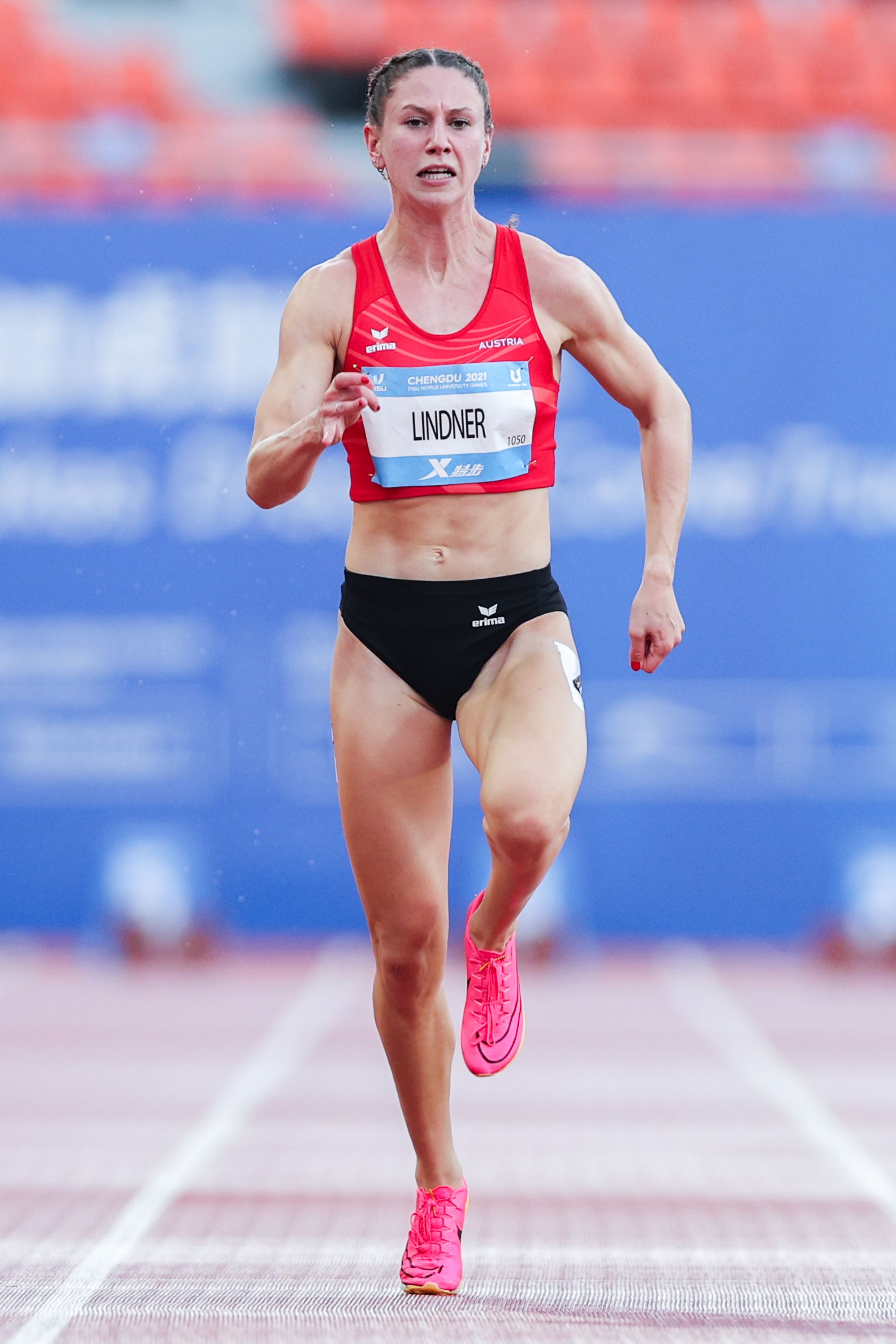 精彩比赛成就奋力拼搏的运动员 精彩比赛成就奋力拼搏的运动员