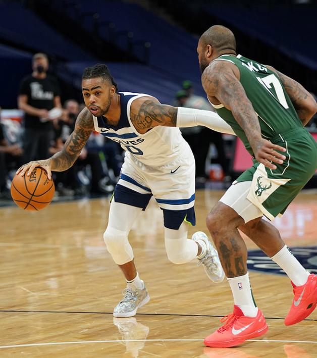 爱游戏课程-雄鹿豪取八连胜，击败森林狼