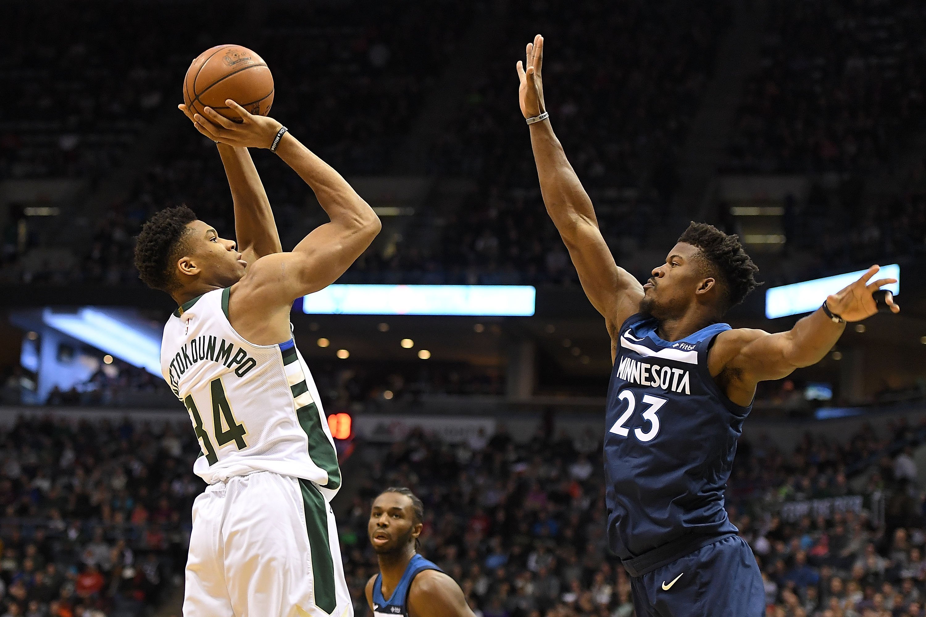 雄鹿豪取八连胜,击败森林狼 雄鹿豪取八连胜,击败森林狼