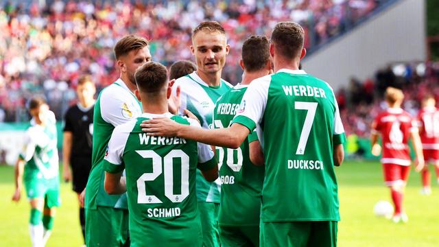 不莱梅大胜科隆保住德甲席位 不莱梅大胜科隆保住德甲席位